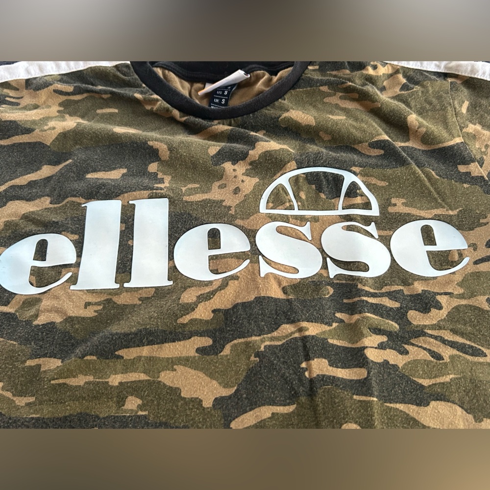 Ellesse small camo T-shirt